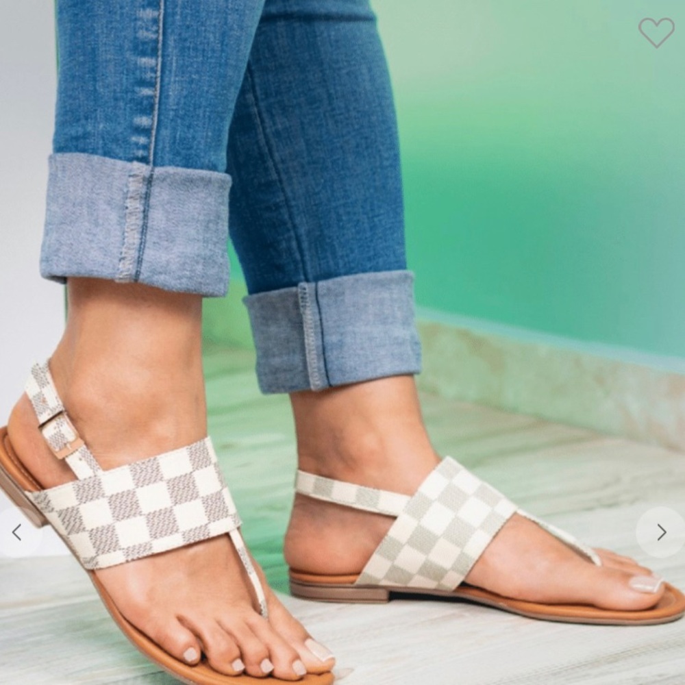 NIB Rose Sandals